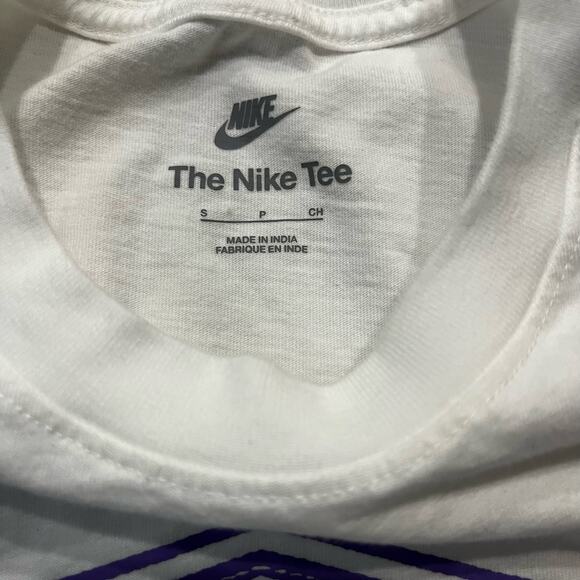 Nike Men's SM "To The Light Go On Feed It" Graphic T-shirt - Picture 4 of 5